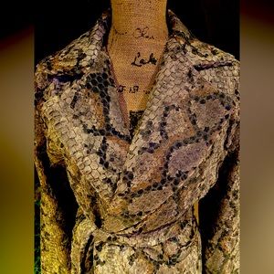 Milan Kiss Faux Snakeskin trench coat-women’s medium